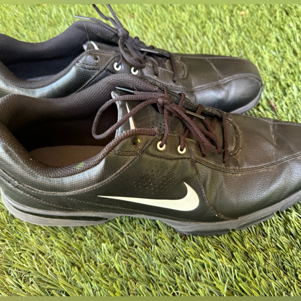 **Score Big with These Nike Golf Shoes! - Size 13**